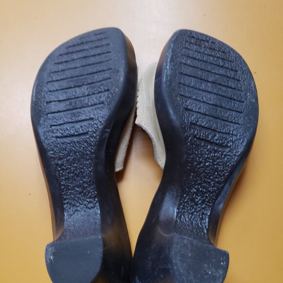 Light brown suede purse and size 7 sandals - Picture 5 of 5